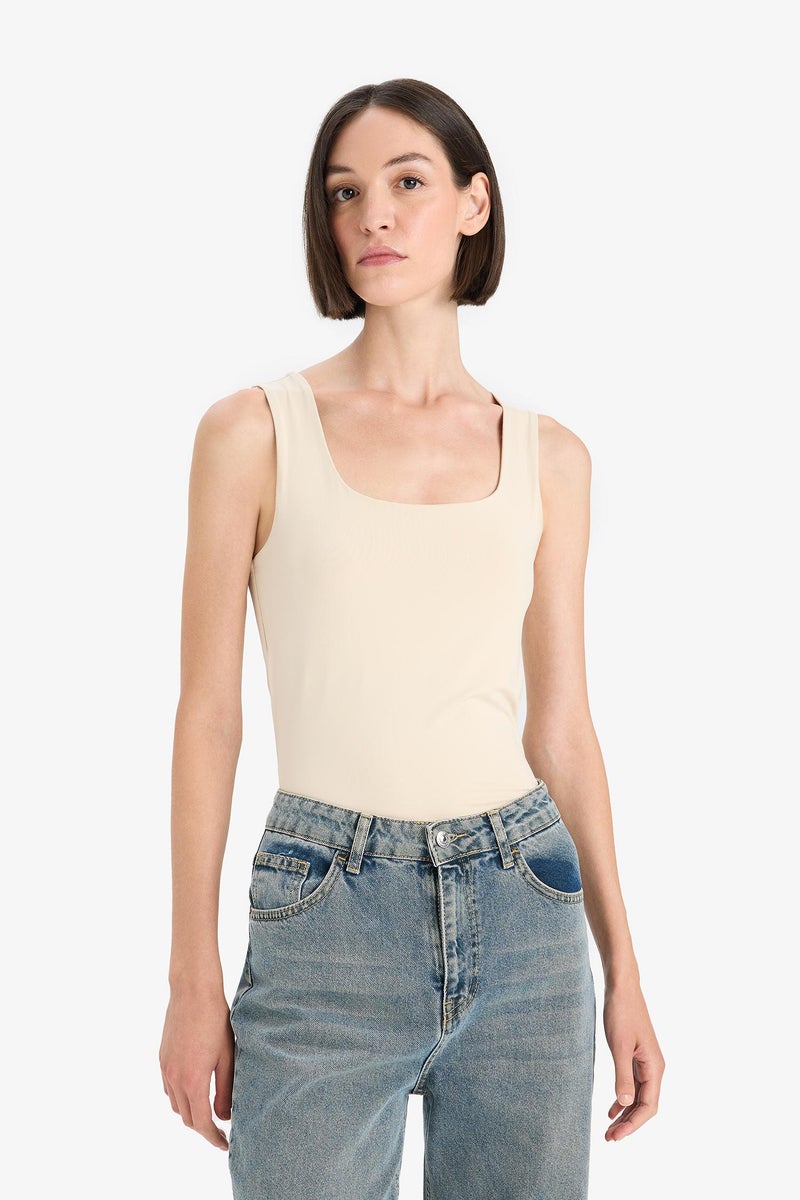 ديفاكتو تانك توب سليم فيت بيزك سادة بياقة مربعة - Image 4